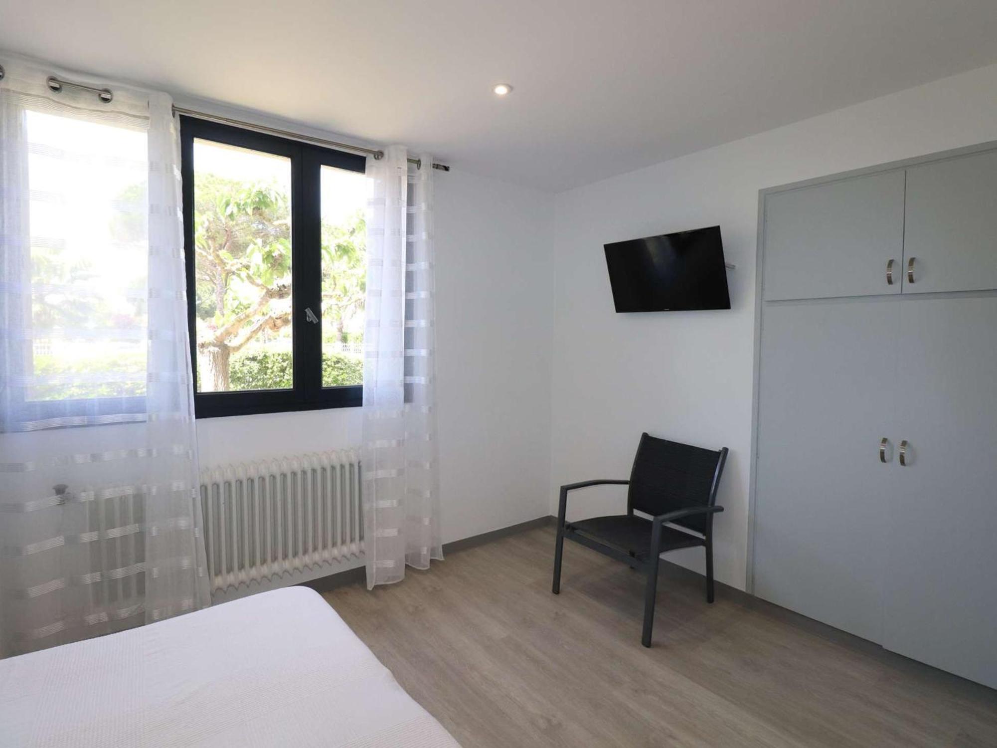 3 Pieces Climatise Avec Terrasse, Parking Prive, A 100M De La Plage, 7 Couchages - Fr-1-307-148 Le Grau-du-Roi Buitenkant foto